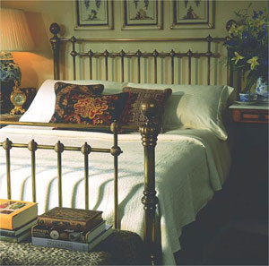 Relyon- Ayr Classic- 4FT 6&quot; Double- Hand Polished Bedstead