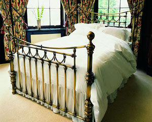Relyon- Papillion Classic- 5FT Kingsize- Hand Polished Bedstead