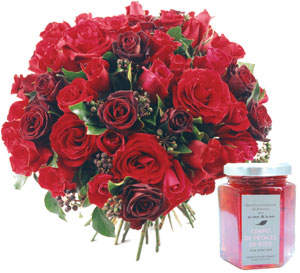 Roses and Rose petals jam red 41 roses