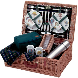 These superb picnic baskets combine one popular pa