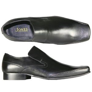 A fashionable loafer from Jones Bootmaker. With decorative raised seams and a hidden elasticated gus