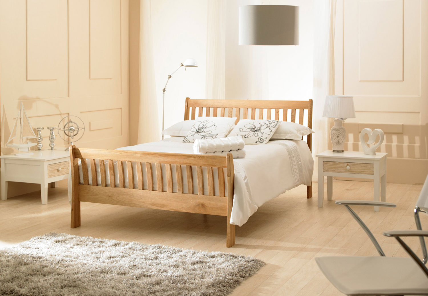 WINDSOR Oak Bed - (multiple sizes) (Windsor Oak